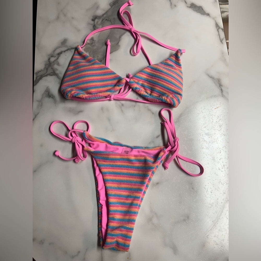 SHEIN Multicolor Striped Bikini